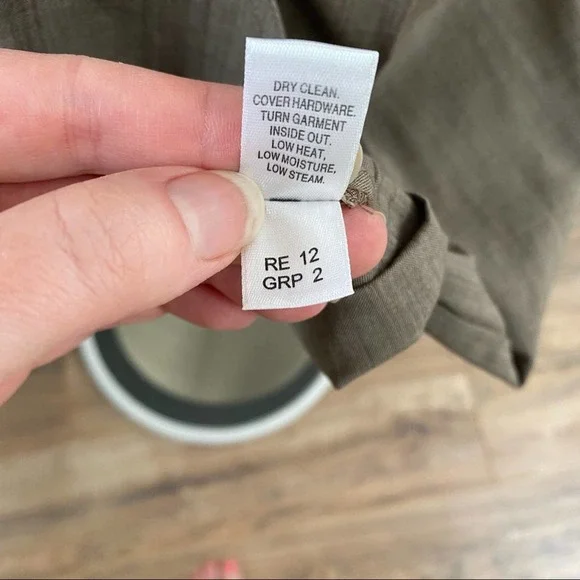 ST. JOHN Wool Blend Safari Utility Sleeveless Dress Size 12 - Picture 9 of 14